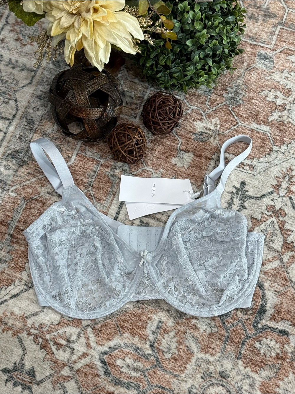 Lace Underwire Bra in Light Gray